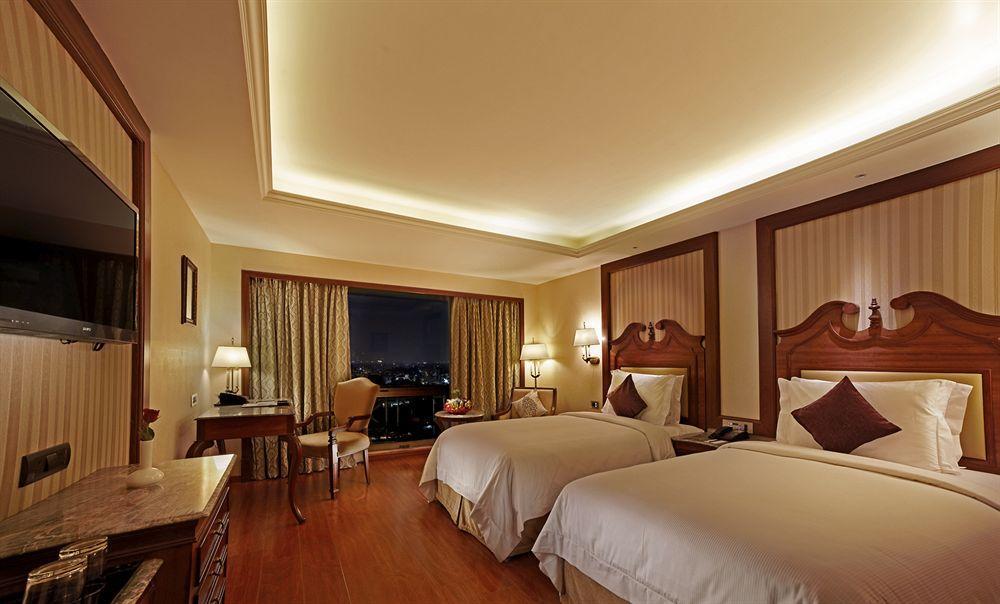 Hablis Chennai Hotel Екстериор снимка